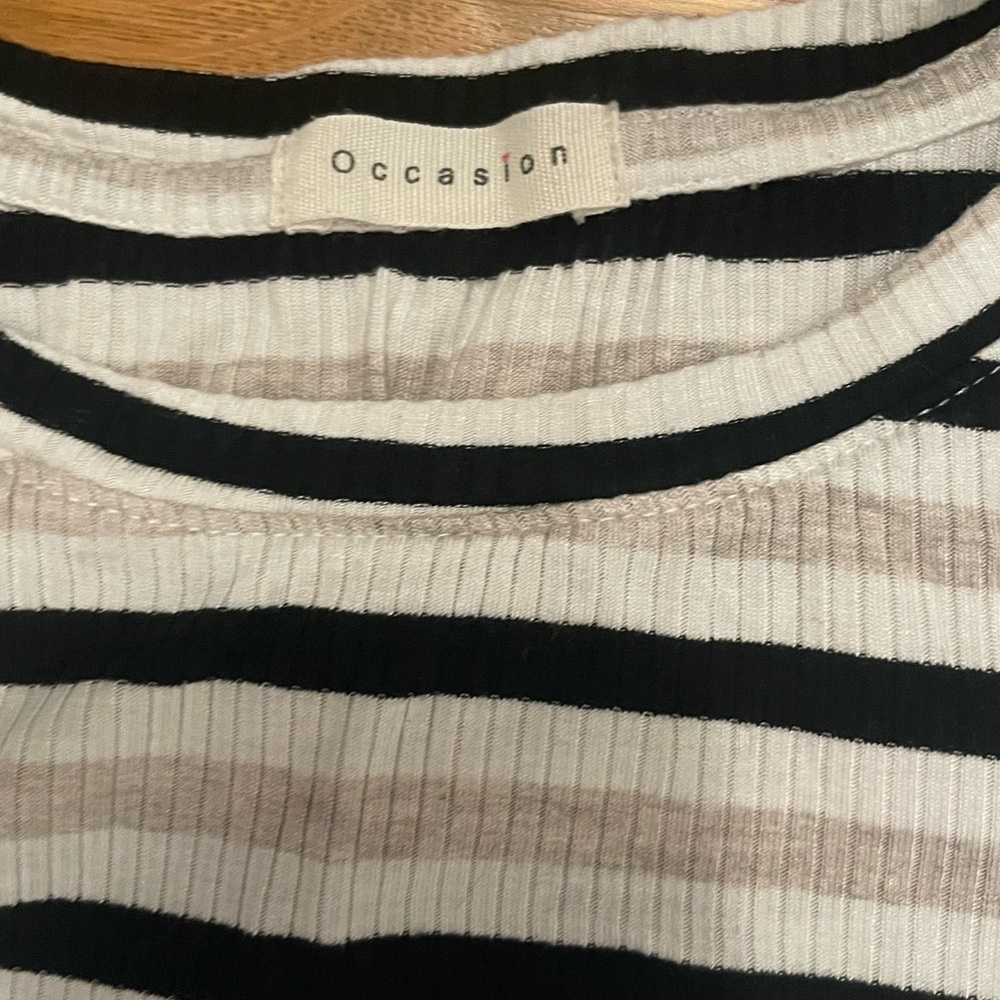 Striped Black, Cream & Tan Cropped Top Sz. Small - Picture 3 of 3